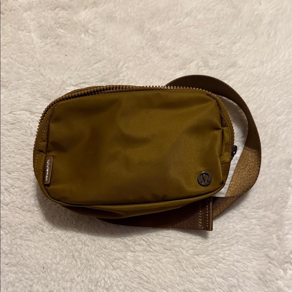 lululemon athletica Men's Tan Belt Bag